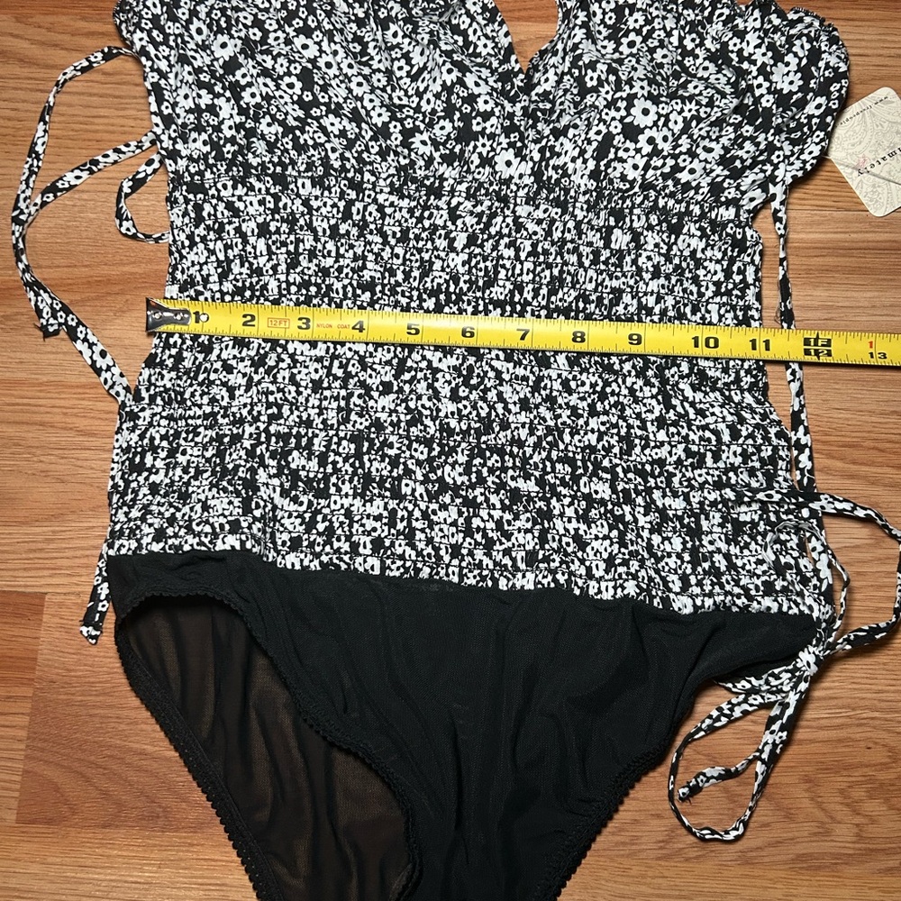 Free People Black and White Floral Bodysuit - Picture 13 of 15